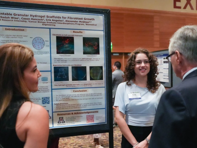 Sadah Wise, KEYS Alumna, presents her research from last summer at the Student Discovery Zone.