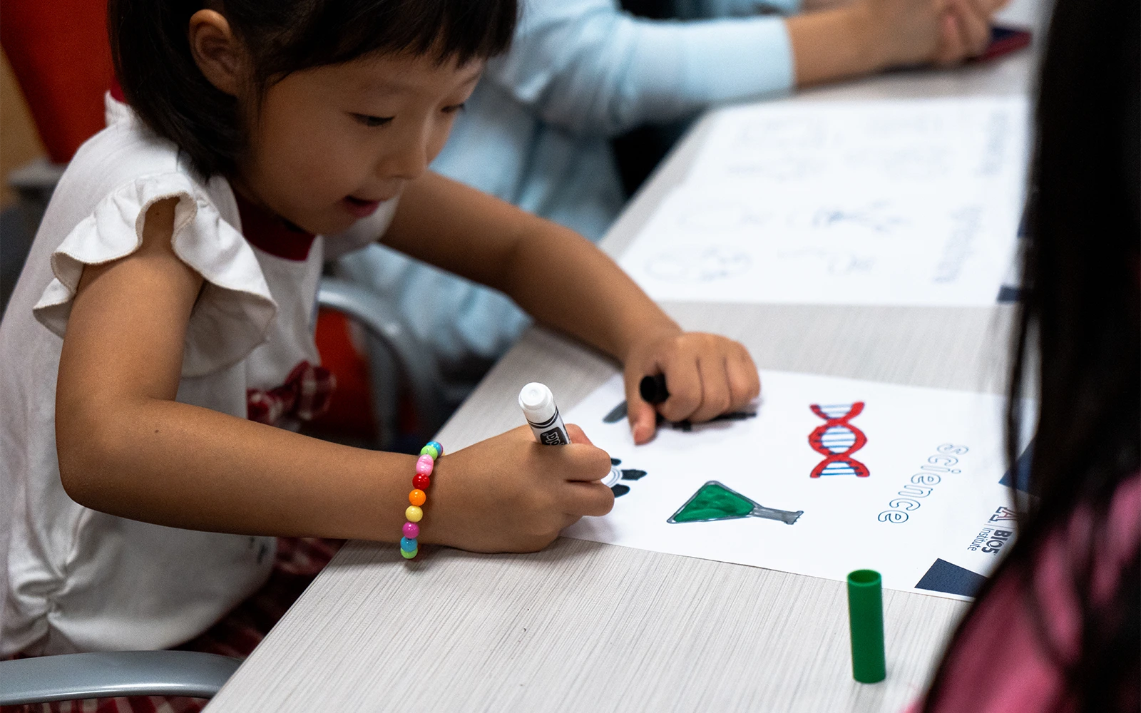 Child coloring science coloring paper