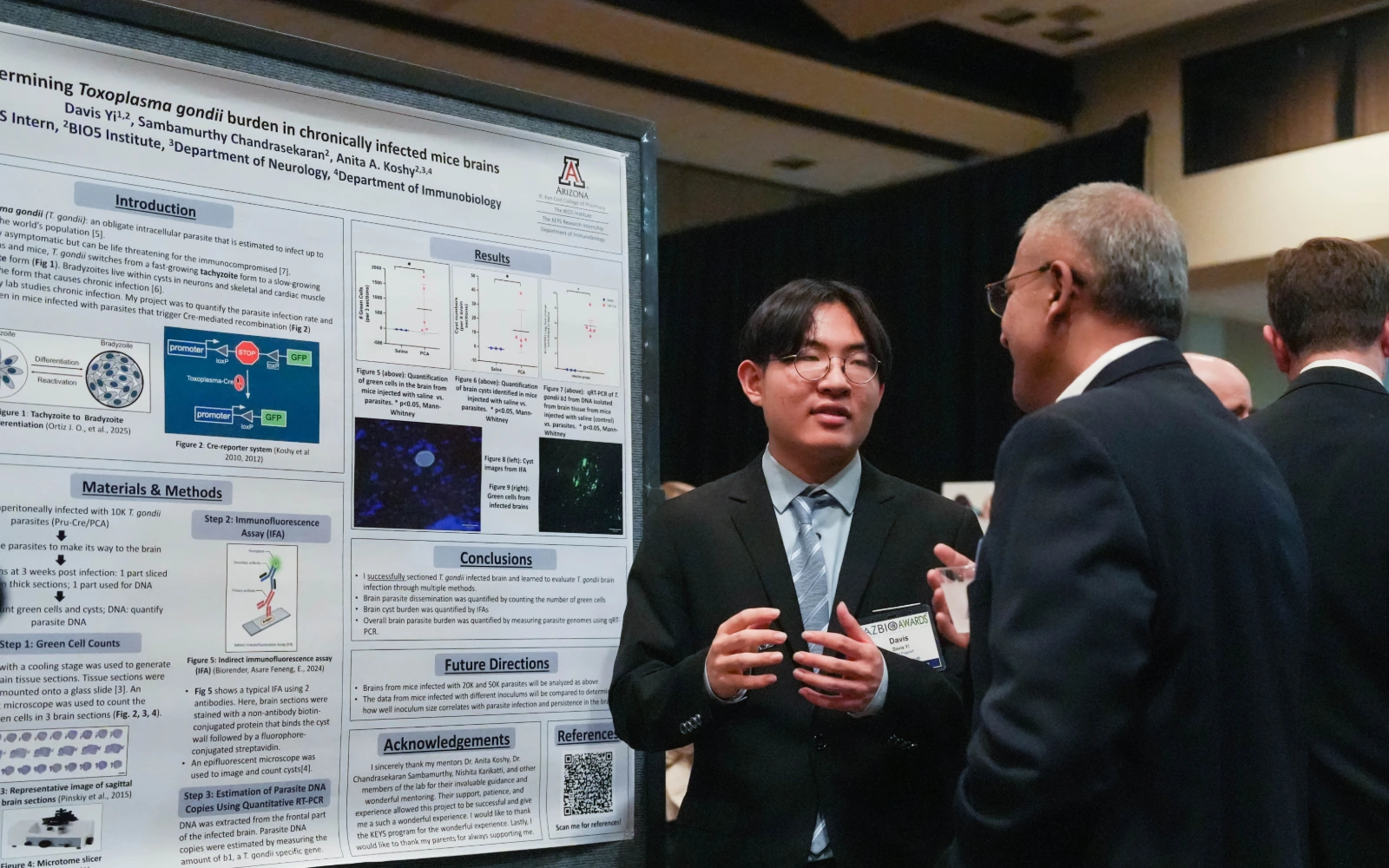 KEYS Alum, Davis Yi, presents his research at the Student Discovery Zone.