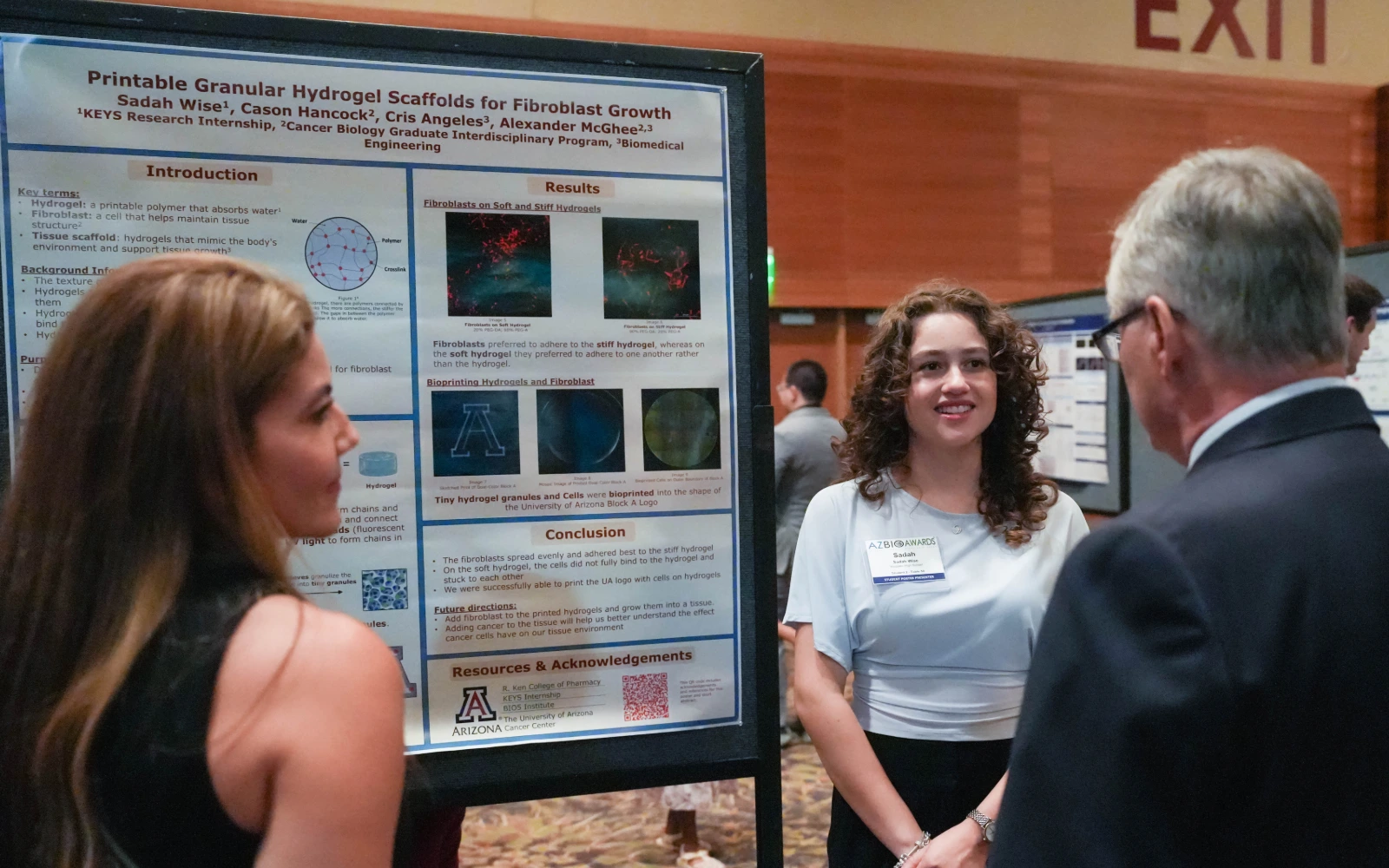 Sadah Wise, KEYS Alumna, presents her research from last summer at the Student Discovery Zone.